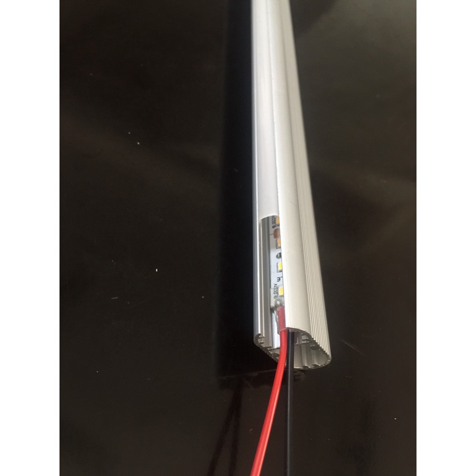 Thanh suốt LED tủ quần áo, Gồm đèn led 12V loại 10W/m. Chất liệu nhôm, Kt 30*15mm. Dùng thêm Nguồn 12v. BH 1 năm