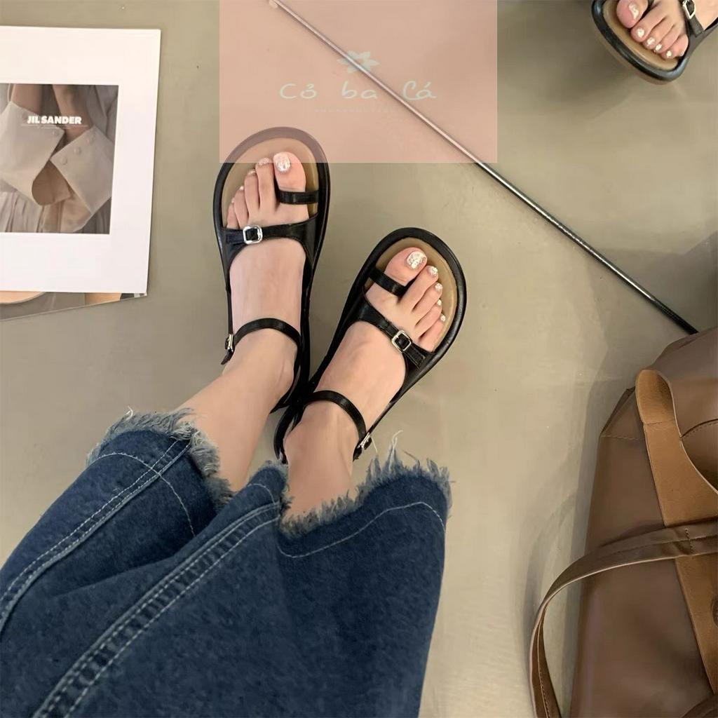 SANDAL BỆT COBALA SHOES - GIÀY ĐẾ BẰNG QUAI NGANG GẮN KHÓA CÀI HẬU CÀI PHONG CÁCH THỜI TRANG HIỆN ĐẠI S23050100