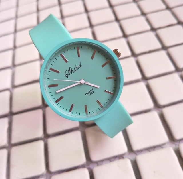 [SIÊU ĐẸP] ĐỒNG HỒ NỮ DÂY CAO SU SHDHD MẶT TRƠN NHIỀU MÀU CÁ TÍNH CỰC HOT | BigBuy360 - bigbuy360.vn