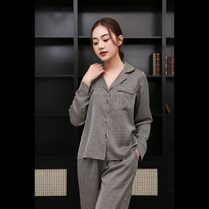 [Mã BMBAU300 giảm 7% đơn 499K] Bộ pijama dài tay lụa họa tiết đen trắng