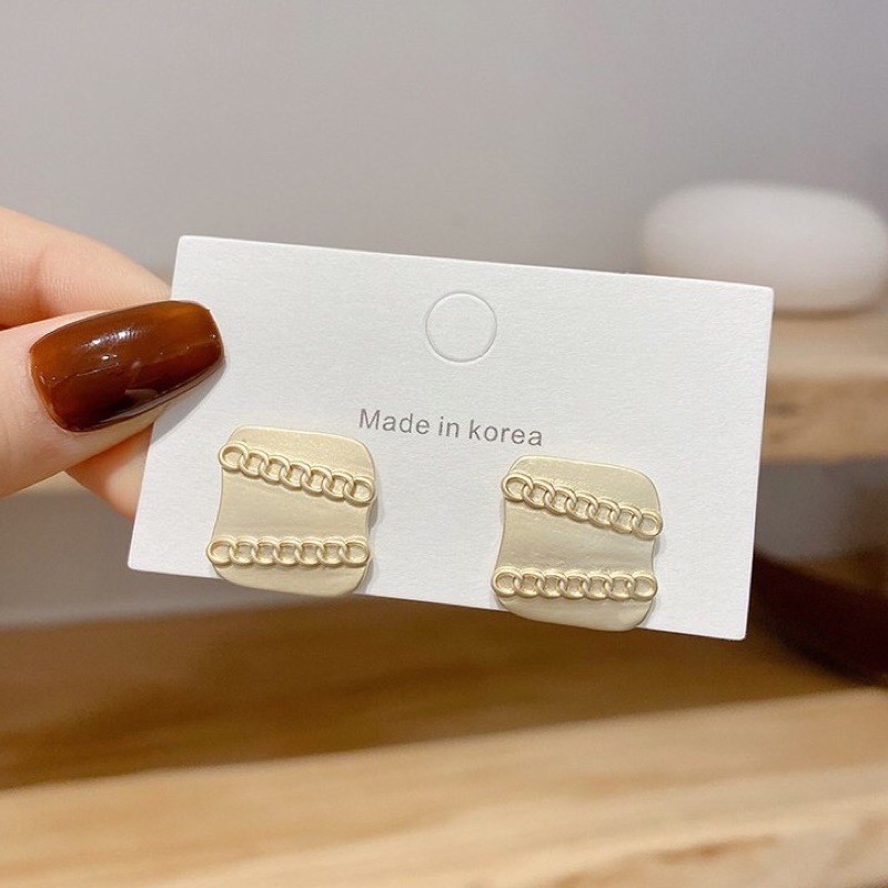 Khuyên tai xích dập vuông cá tính KT240