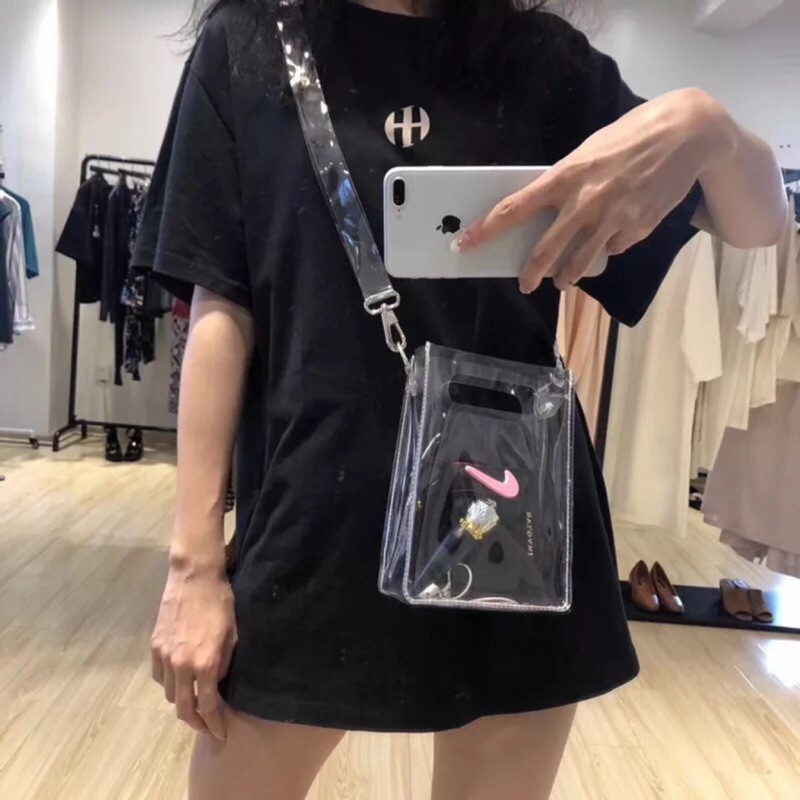Túi đeo chéo logo Nike mini bằng nhựa PVC Trong suốt 24 * 7.5 * 17 cm kèm 6 ghim cài trang trí