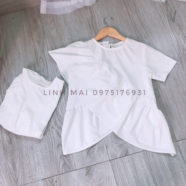 Áo sơmi trắng đáp bèo, chất satin Hàn thoáng mát | BigBuy360 - bigbuy360.vn