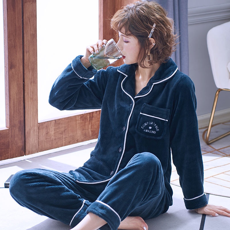 Bộ đồ ngủ vải nhung san hô dày dặn giữ ấm mùa thu đông xinh xắn cho nữ | BigBuy360 - bigbuy360.vn