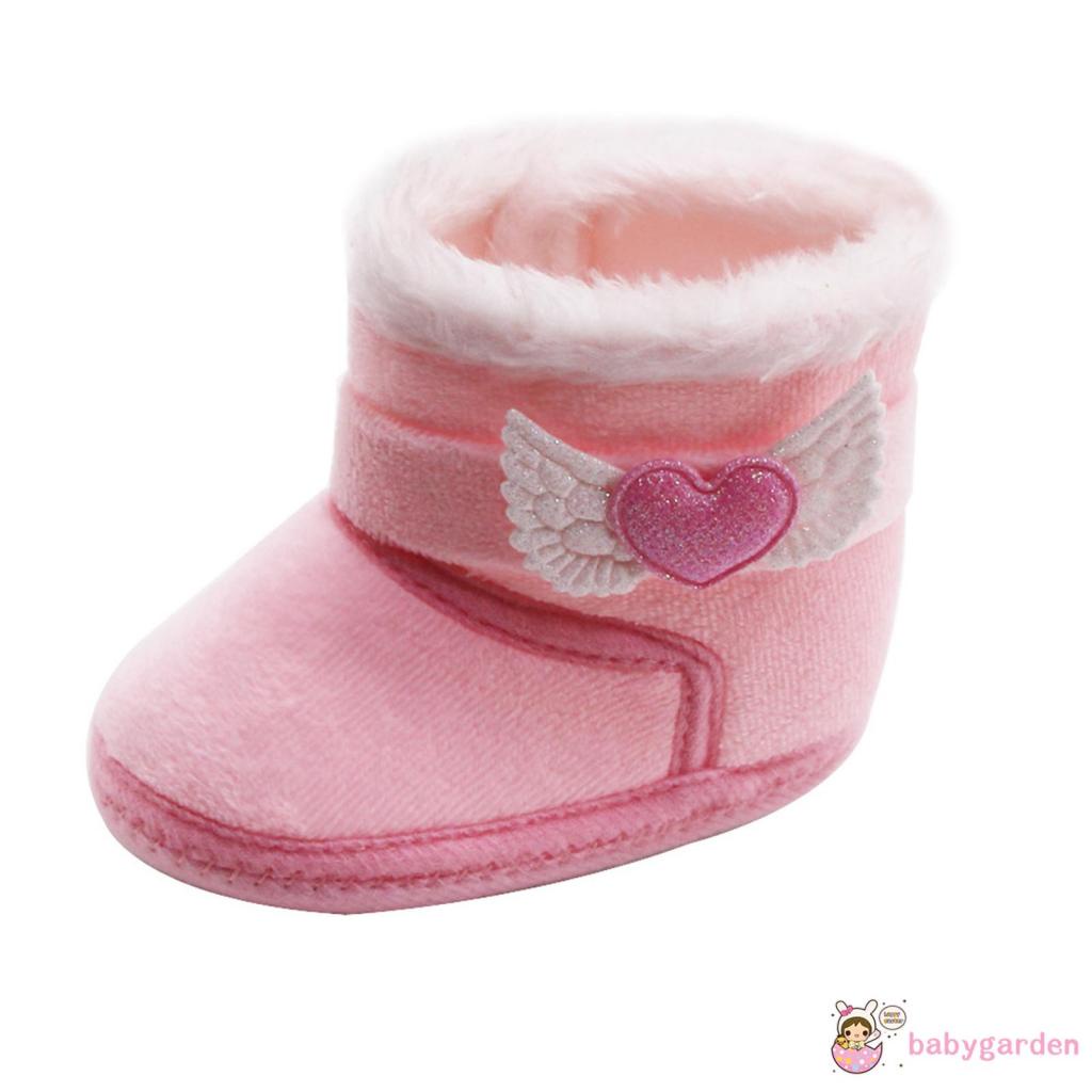Giày Bốt Lót Bông Mềm Mại Thoáng Khí Chống Trượt Có Cánh Trái Tim Cho Bé Gái