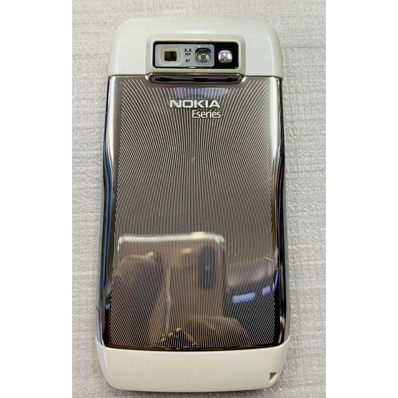 Vỏ Nokia E71 có sườn không phím zin màu