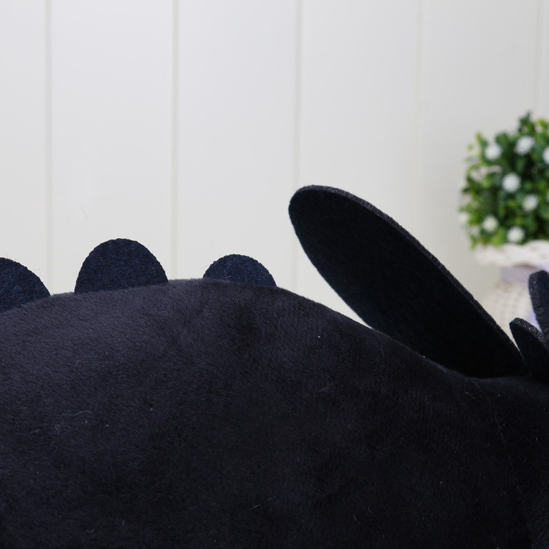 Thú nhồi bông mô phỏng chú rồng trong phim "Bí kíp luyện rồng"