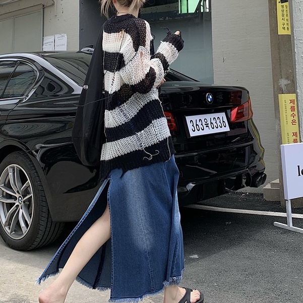 Áo sweater len lưới họa tiết kẻ sọc đen trắng dài tay phong cách cá tính thời trang Becky