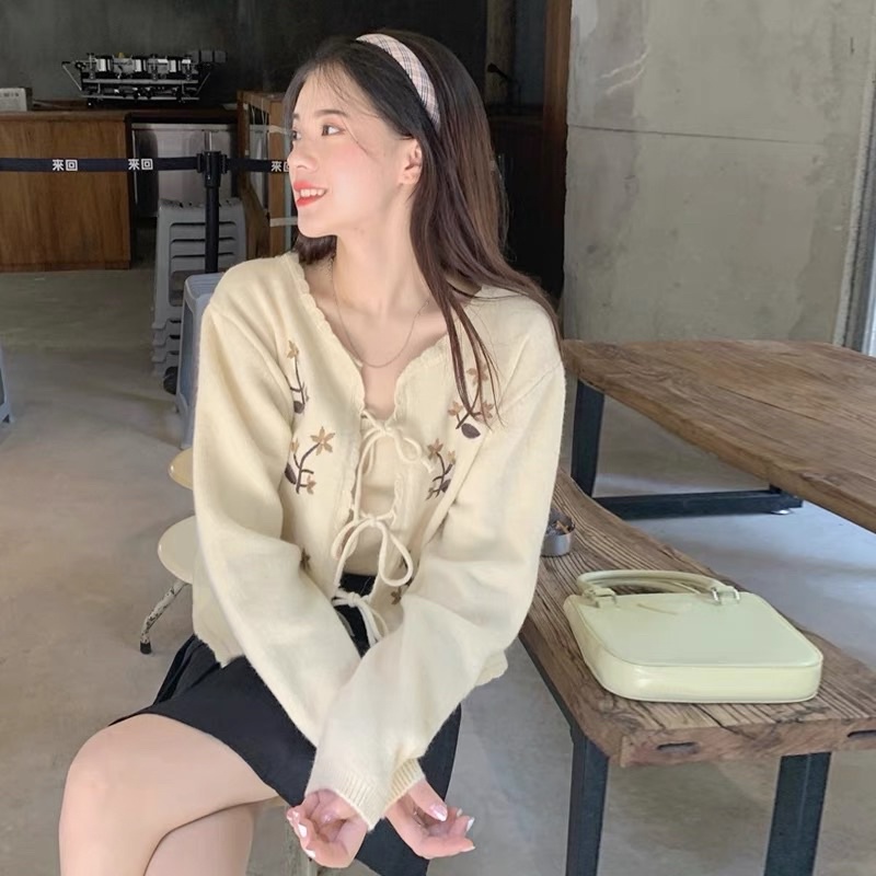 Set 2 Áo len Vintage Cadigan + hai dây hoa nhí