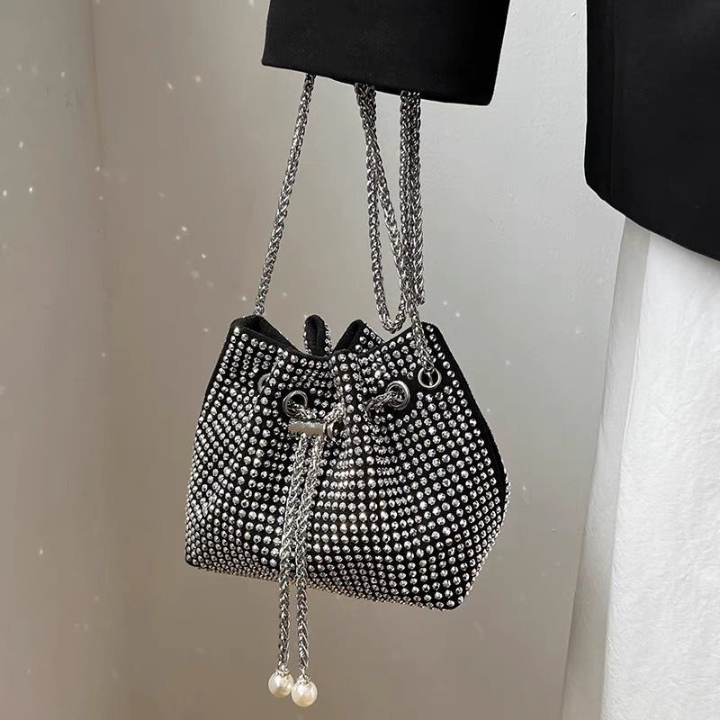 This year, small bags are popular for women's 2022 new summer bright diamond with bucket bag, ins chain satchel bag