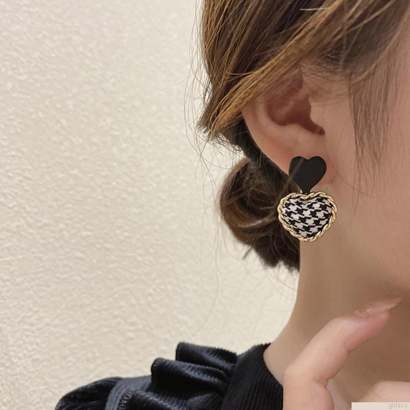 Đôi khuyên tai hình trái tim thời trang cho nữ