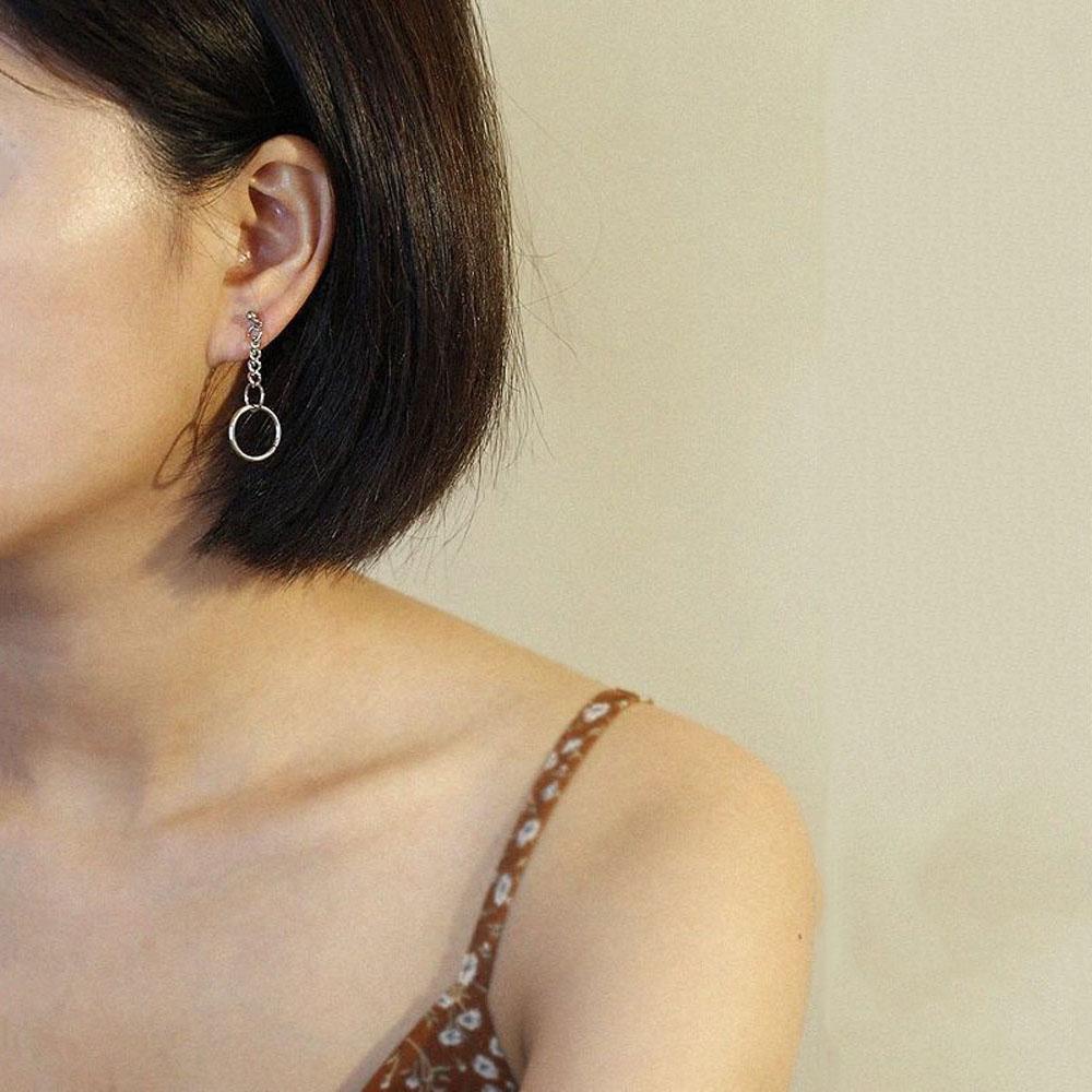 Bông Tai Dây Xích Dài Không Đối Xứng Phong Cách Đường Phố Cho Nữ
