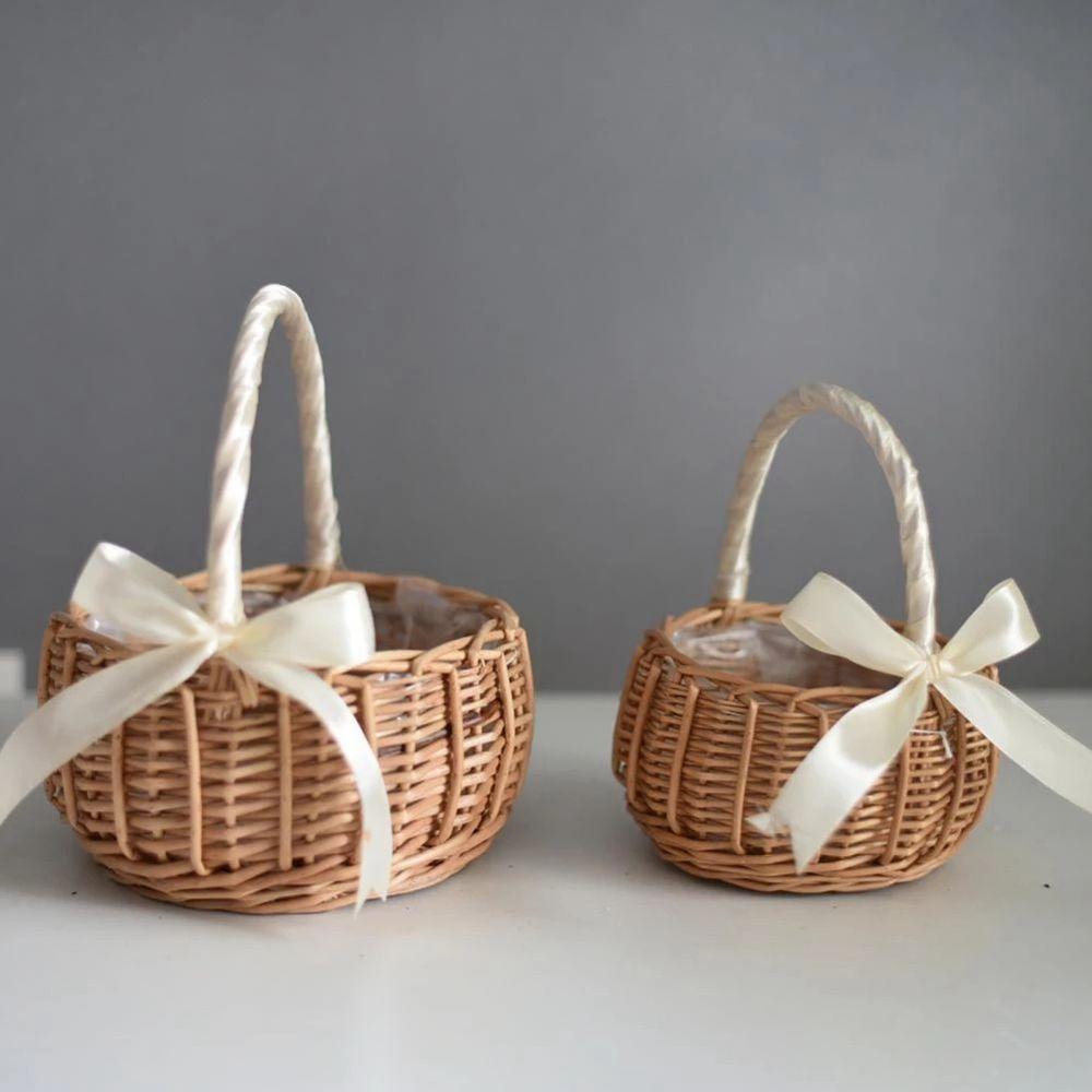 Giỏ Hoa Đan Bằng Tay Đơn Giản Dùng Trang Trí Đám Cưới