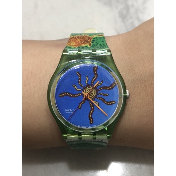 ĐỒNG HỒ SI CHÍNH HÃNG DÂY CAO SU VINTAGE DÀNH CHO NỮ HOẶC NAM TAY NHỎ - THƯƠNG HIỆU SWATCH SWISS SYDNEY 2000 (MÁY THỤY)