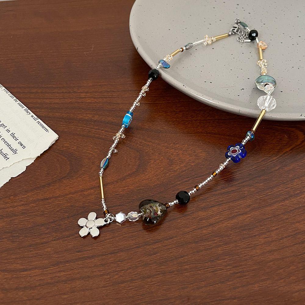 Vòng cổ Mặt Hình Trái Tim Đính Hạt Phong Cách Retro Dành Cho Nữ