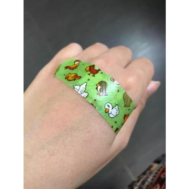 Băng Cá Nhân LIWORLDCO (Hộp 100 Miếng) - Thẩm mỹ, Thông Thoáng, Độ dính cao, Đàn hồi tốt