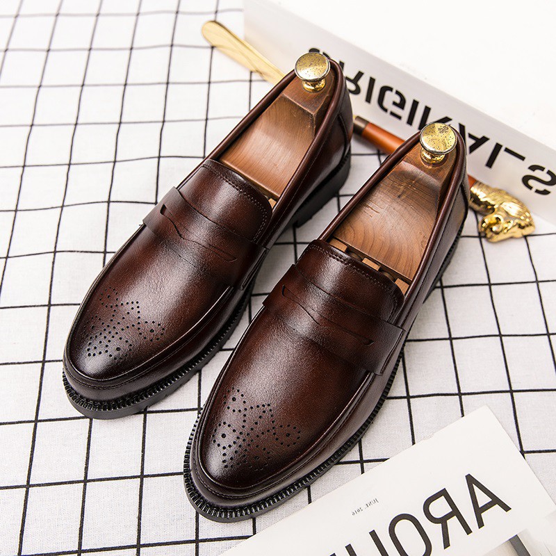 Fashionable classic men's loafers