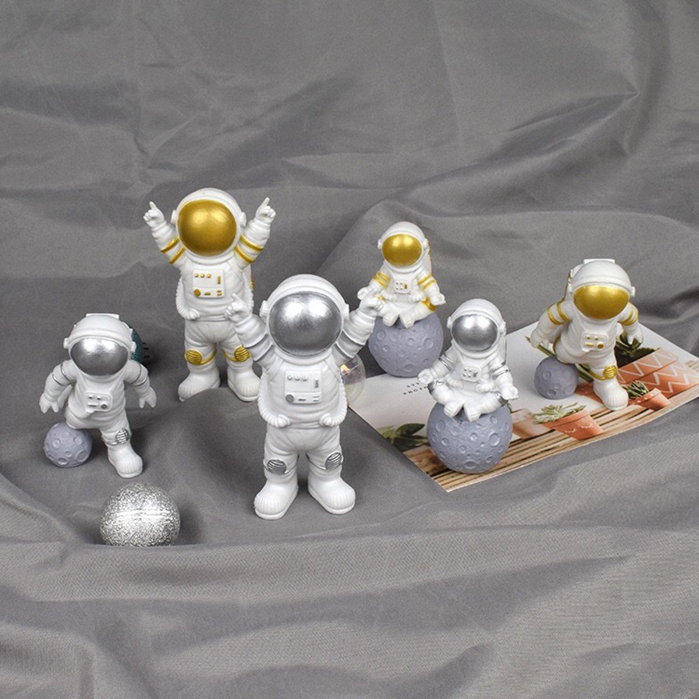 Set 3 Tượng Phi Hành Gia Mini Làm từ Nhựa Resin Để Bàn Trang Trí Sáng Tạo