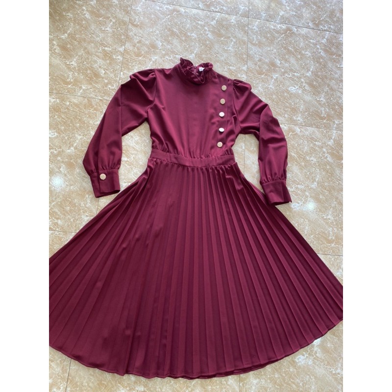 PASS THANH LÝ VÁY XẾP LY QCCC MUA NHÀ LAKING HOUSE