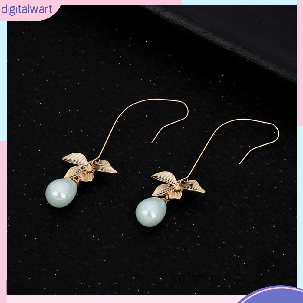 Đôi bông tai dáng dài phối lá đính ngọc trai giả sang trọng cho nữ