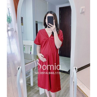 Váy bầu lụa gấm đỏ cổ V