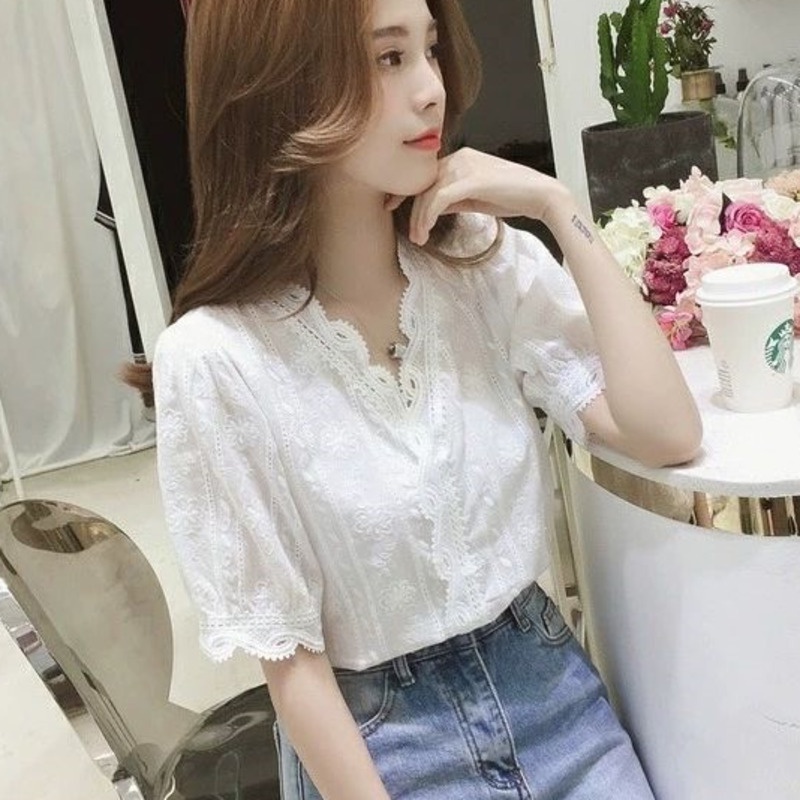 Áo sơ mi RENJIANVSHENG 164525 dáng ôm màu trắng tay ngắn phối ren cổ chữ V phong cách Phương Tây thời trang cho nữ