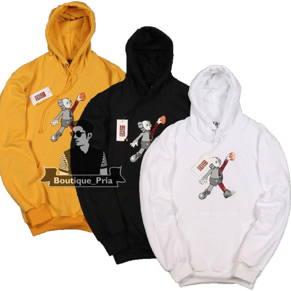 Áo Khoác UNIQLO In Hình KAWS Cá Tính Năng Động Hợp Thời Trang Cho Cặp Đôi