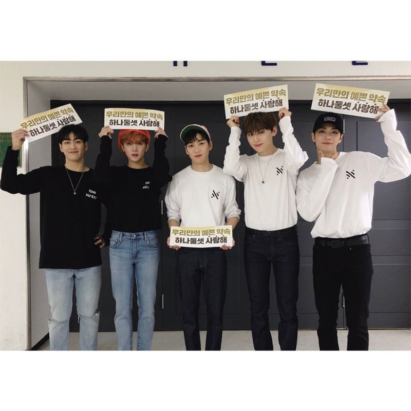 Áo hoodie fanmeeting NUEST  - Love Page