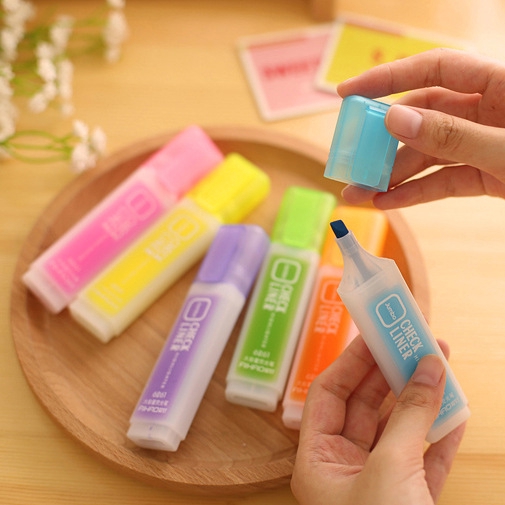 Bút màu nước dày dặn trong suốt nhiều màu sắc