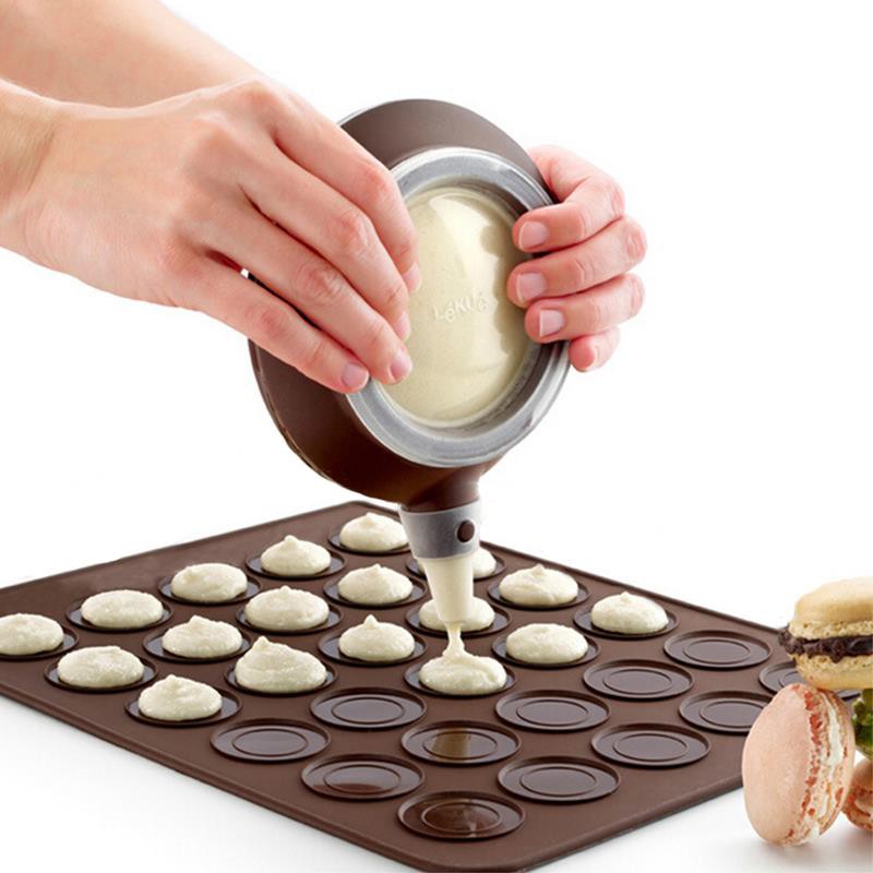 Khay Nướng Bánh Macaron 30 Lỗ Bằng Silicon