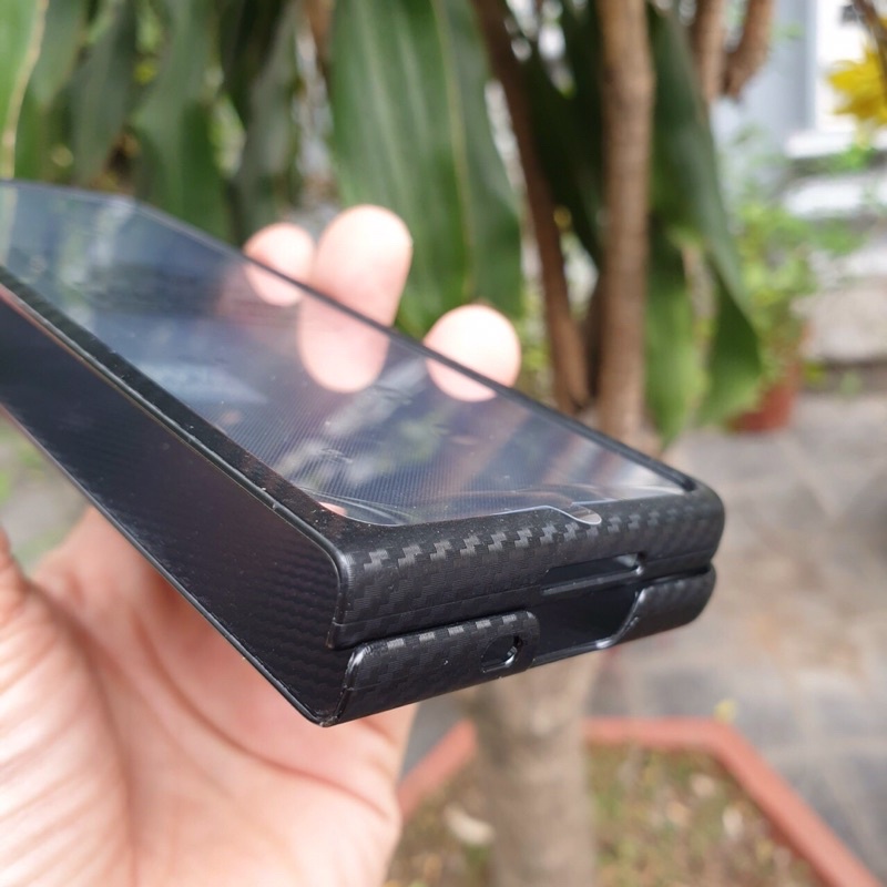 Ốp Likgus carbon Kèm gậy chống Z fold 3