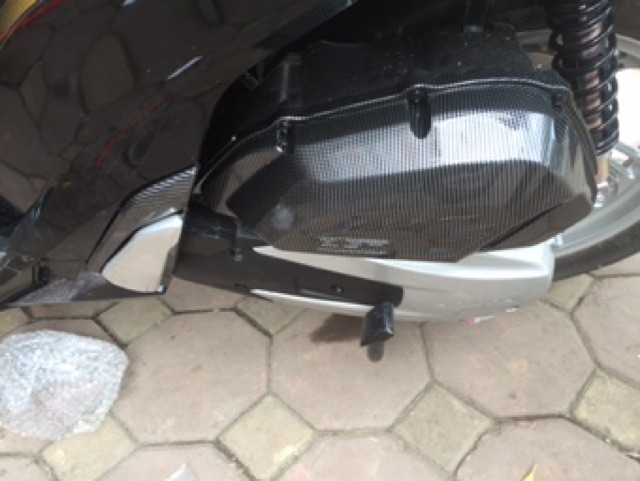 Ốp gác chân sau xe Sh 2017-2019