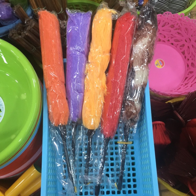 chổi lông quét bụi
