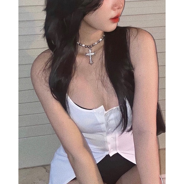 Áo 2 dây nút xẻ tà