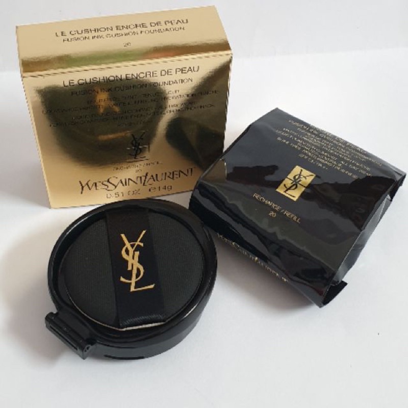 Cushion YSL vỏ đen mini và full size màu 020 cho da trung bình sáng