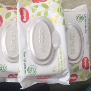 Giấy ướt huggies 64 miếng