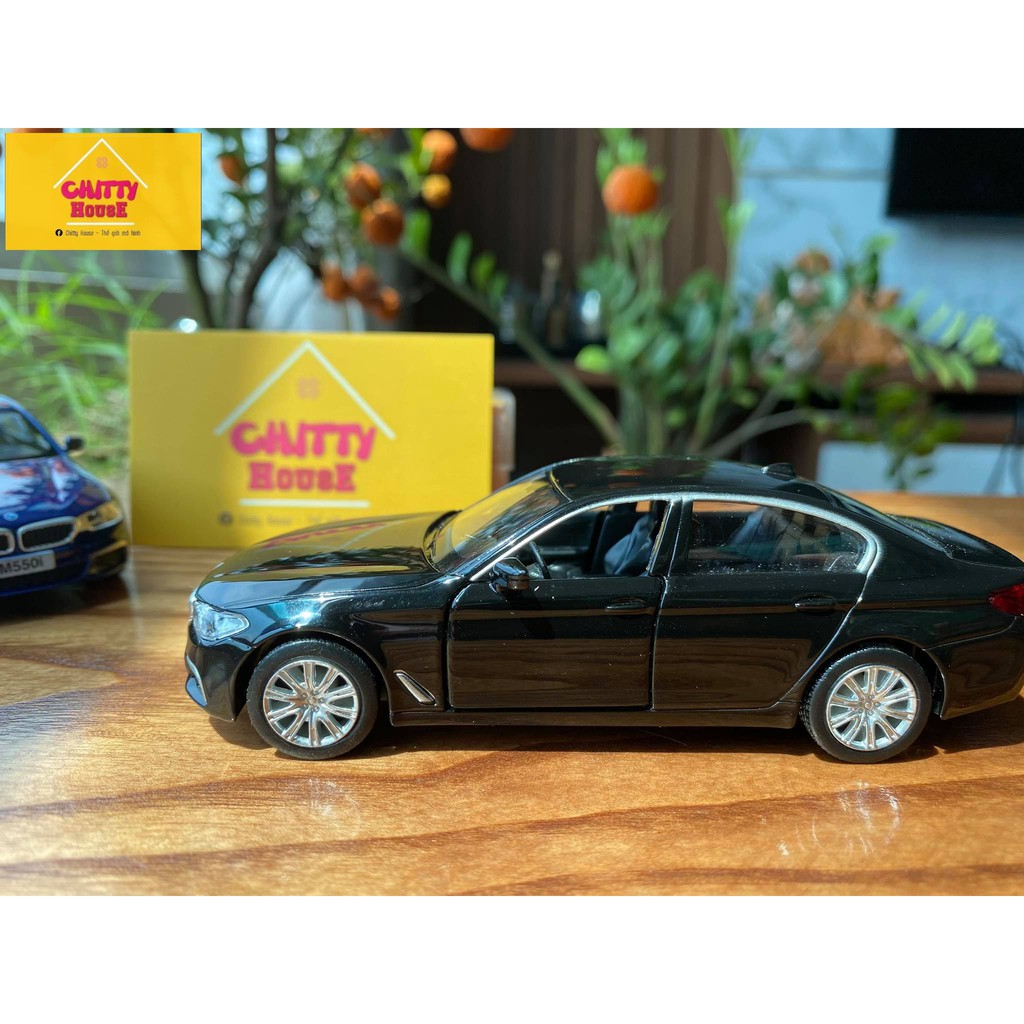 Mô hình xe ô tô kim loại BMW M550i tỷ lệ 1:36 trang trí, làm bộ sưu tập, đồ chơi cho bé