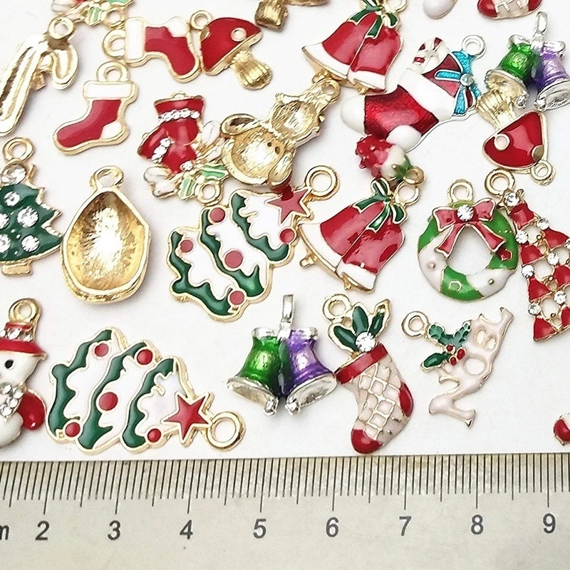 Set 19 Phụ Kiện Treo Trang Trí Cây Thông Noel