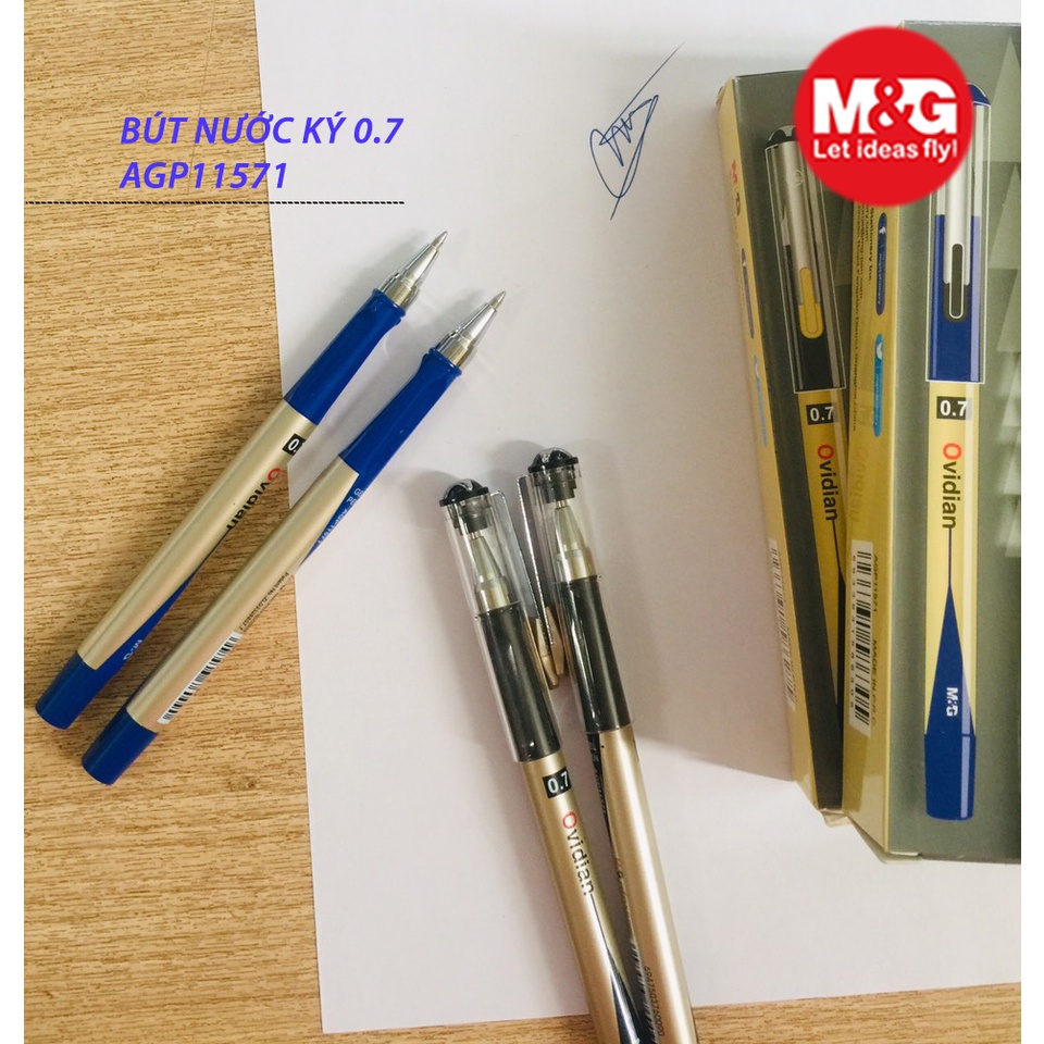 Bút bi mực gel nét 0.5mm AGP11536 được Rubik văn chương sử dụng, đầu bi siêu mượt tay cầm định vị