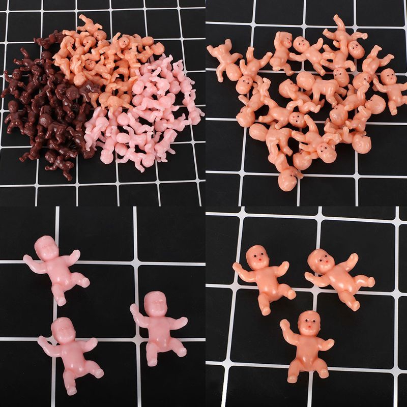 Búp bê em bé đang tắm dễ thương bằng nhựa