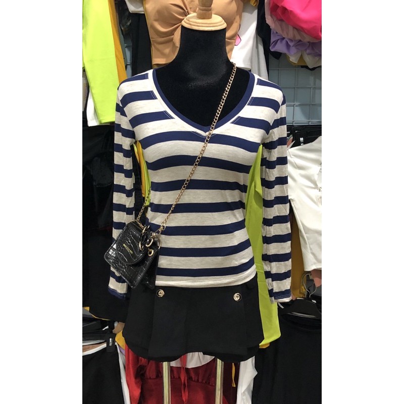 Áo thun body tay dài cổ tim fom thường