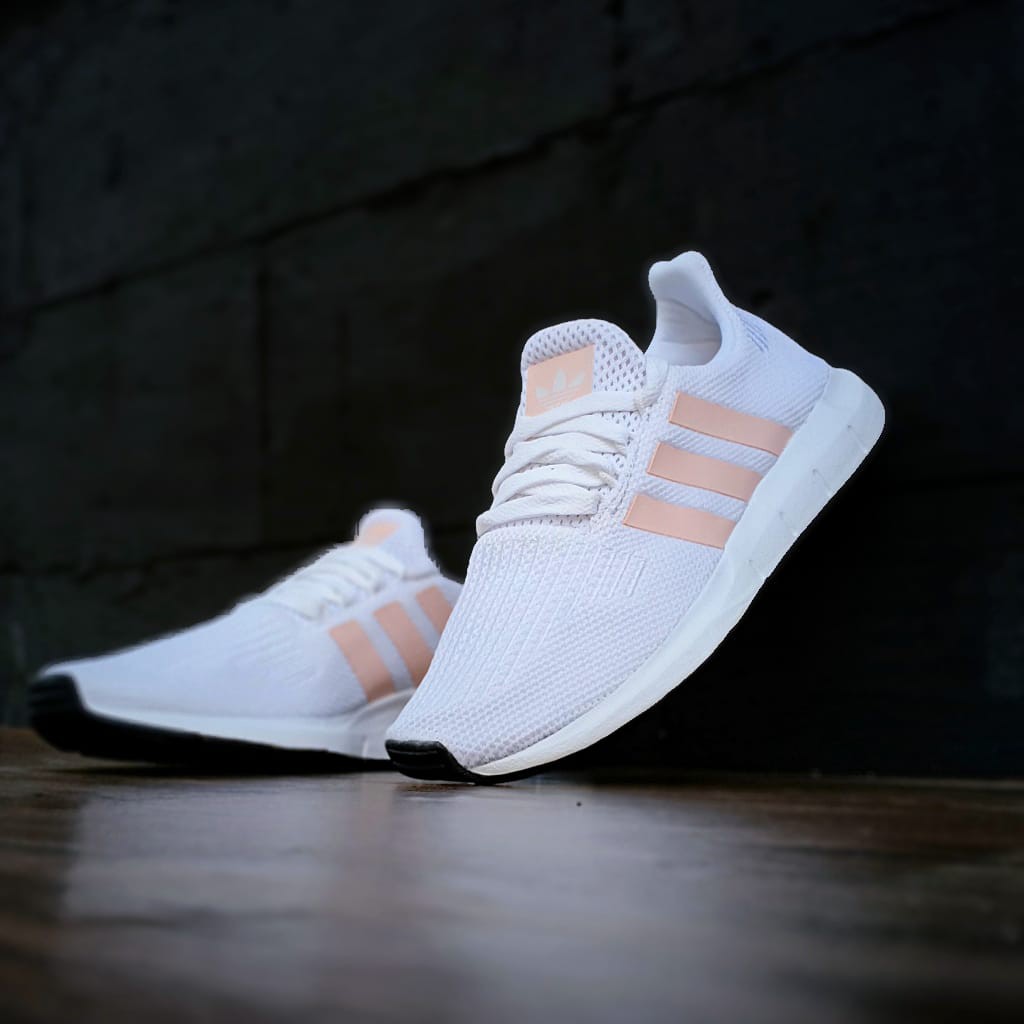 Giày Bata Adidas Swift Run Thời Trang Năng Động