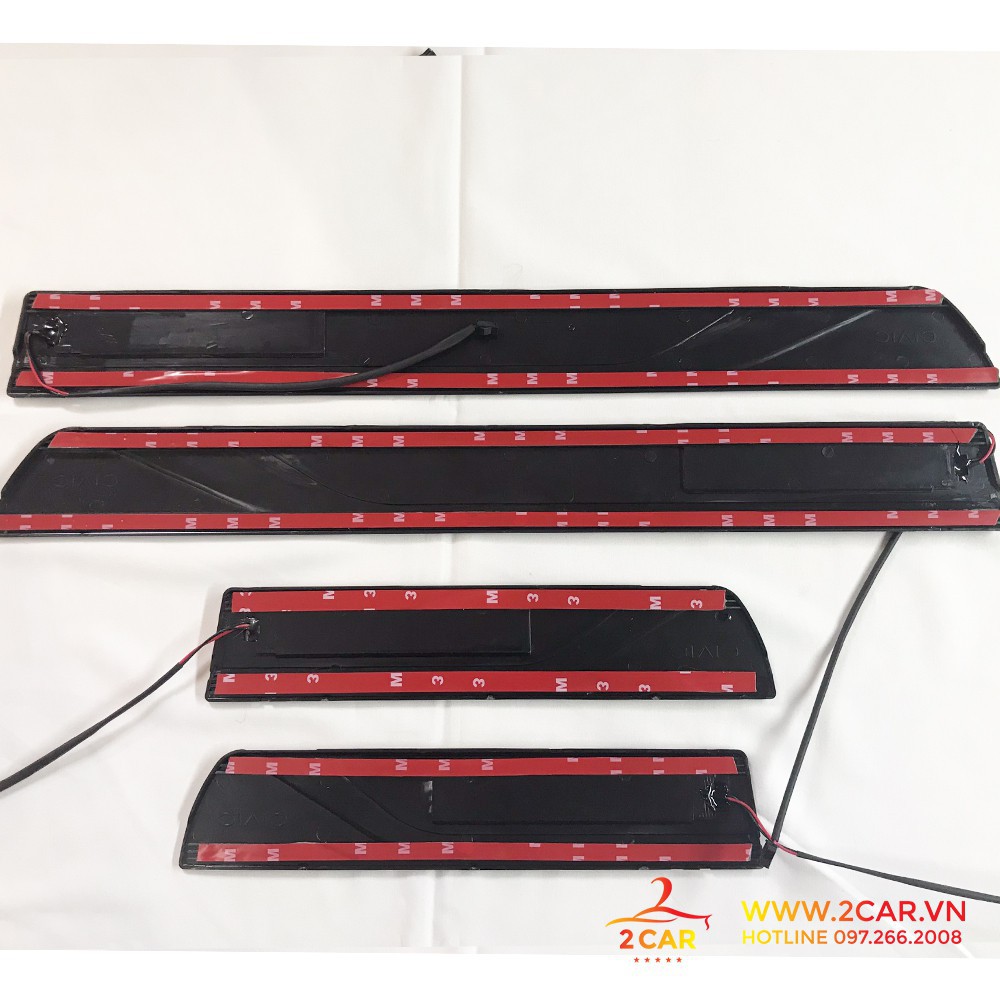 Ốp Bậc Chân Ngoài Xe Honda Civic 2016 - 2020 Có Đèn