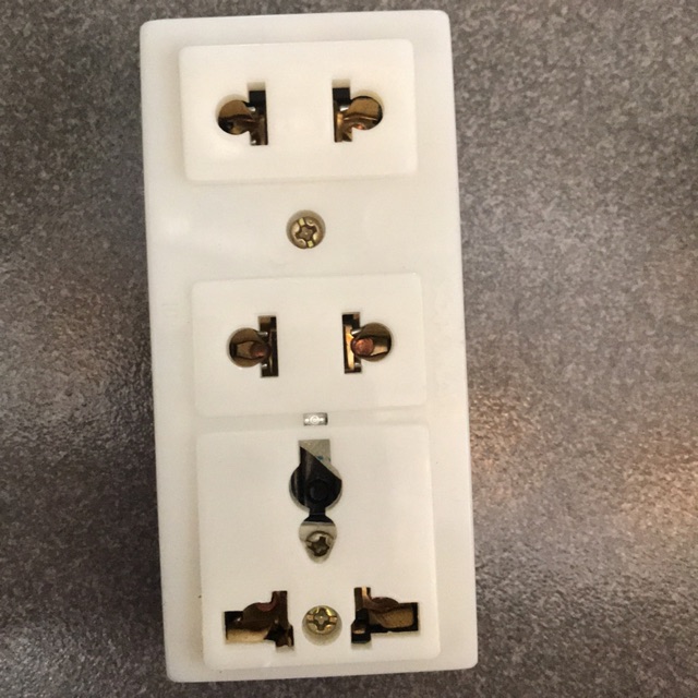 ổ cắm 2 lổ .1 chấu 3