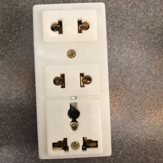 ổ cắm 2 lổ .1 chấu 3