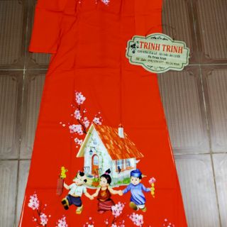 Áo dài họa tiết bé du xuân