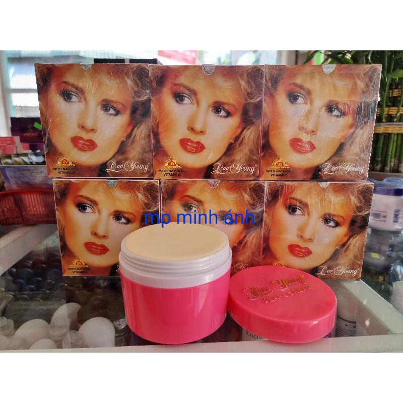 Cô gái tóc xù bự trắng da lee young 92gr