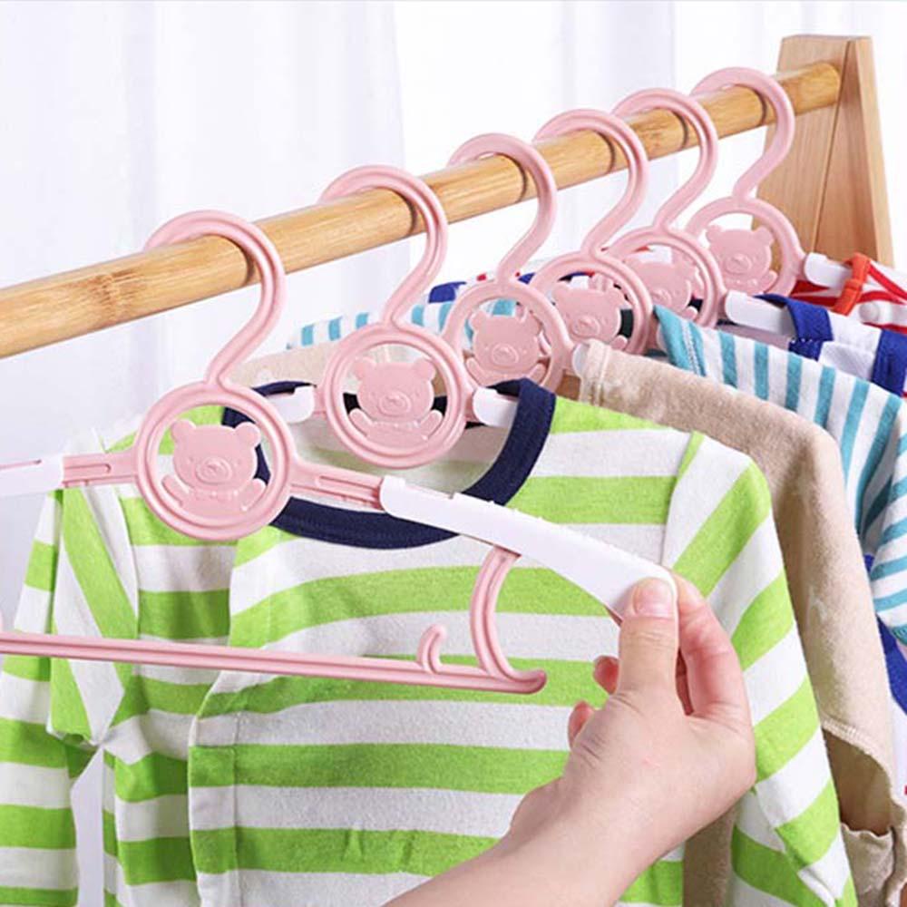 Móc Treo Quần Áo Em Bé Bằng Nhựa Dẻo Không Để Lại Dấu Vết Tiện Dụng