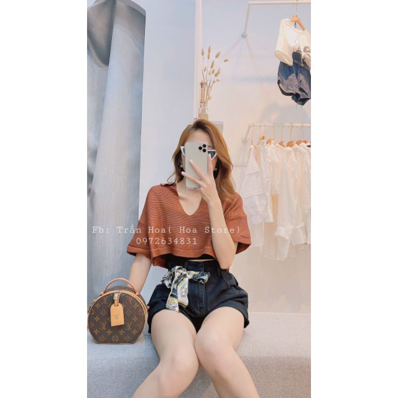 Áo croptop ngắn tay cổ V hàng QC