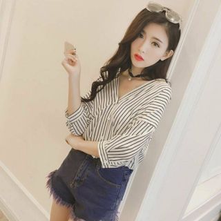 Áo sọc cổ V, áo công sở